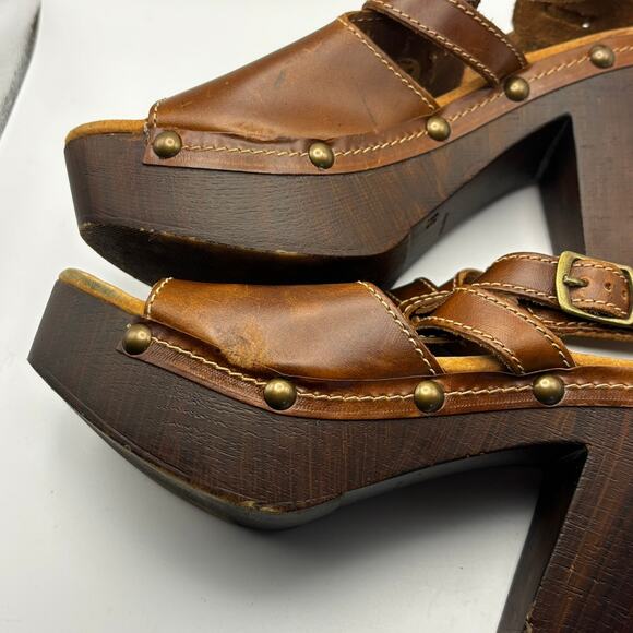 Sbicca Brown Leather Platform Clog Sandals Studded Wood Heel Boho Retro Size 39 - Picture 3 of 7